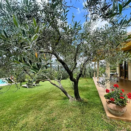 Stylish With Amazing Views And Pool Near Montefalco And Bevagna Sleeps 14 Villa