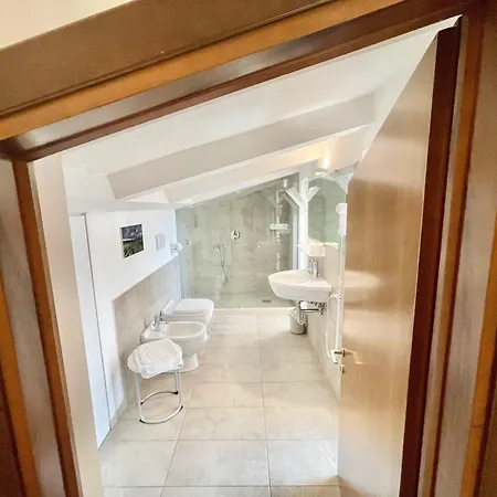 Villa Stylish With Amazing Views And Pool Near Montefalco And Bevagna Sleeps 14 *