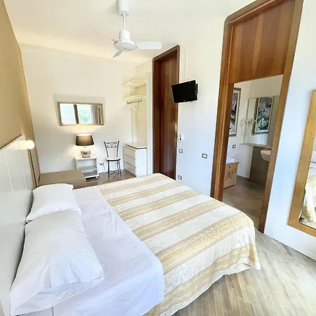 Villa Stylish With Amazing Views And Pool Near Montefalco And Bevagna Sleeps 14 Belvedere (Perugia)