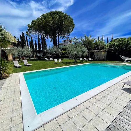 Stylish With Amazing Views And Pool Near Montefalco And Bevagna Sleeps 14 Villa *