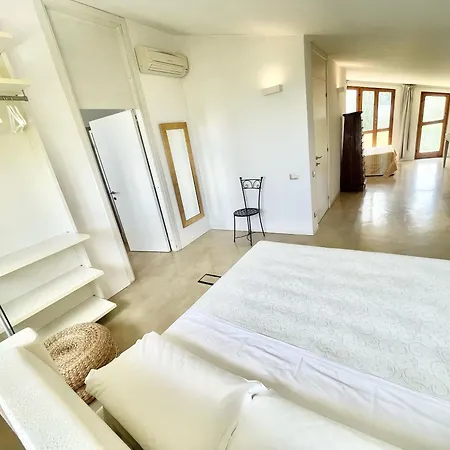 Villa Stylish With Amazing Views And Pool Near Montefalco And Bevagna Sleeps 14