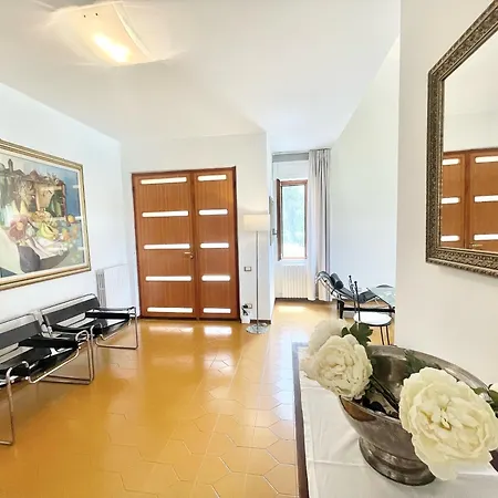 Villa Stylish With Amazing Views And Pool Near Montefalco And Bevagna Sleeps 14