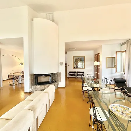 Villa Stylish With Amazing Views And Pool Near Montefalco And Bevagna Sleeps 14