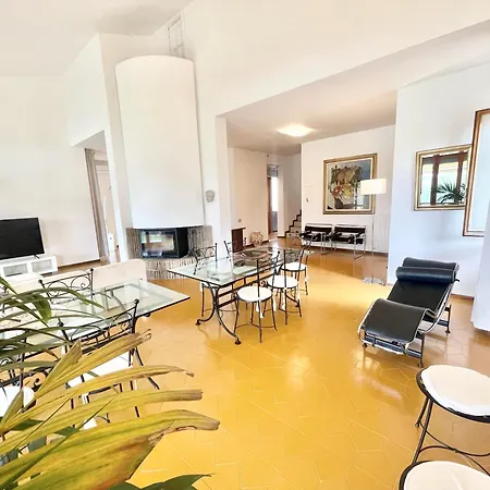 Stylish With Amazing Views And Pool Near Montefalco And Bevagna Sleeps 14 Villa *