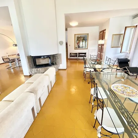 Villa Stylish With Amazing Views And Pool Near Montefalco And Bevagna Sleeps 14 *