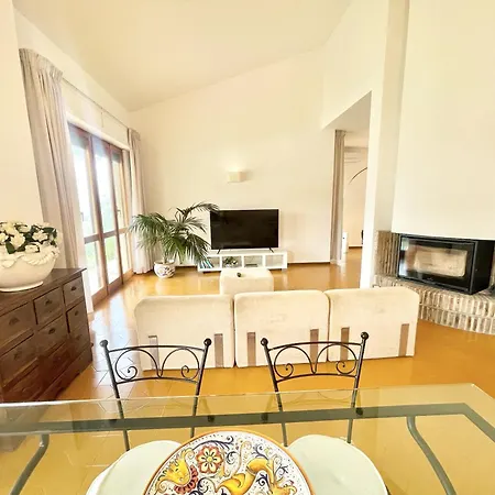 Villa Stylish With Amazing Views And Pool Near Montefalco And Bevagna Sleeps 14 Belvedere (Perugia)