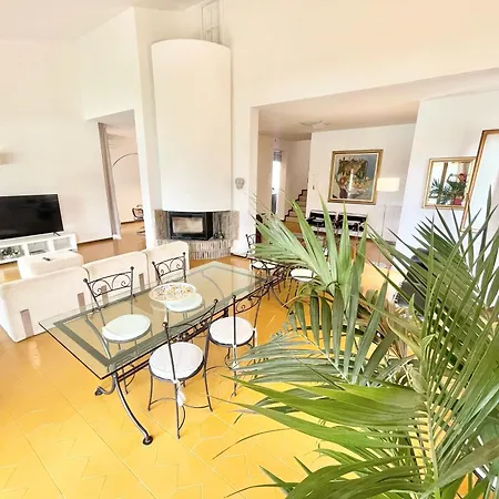 Stylish With Amazing Views And Pool Near Montefalco And Bevagna Sleeps 14 Belvedere (Perugia)